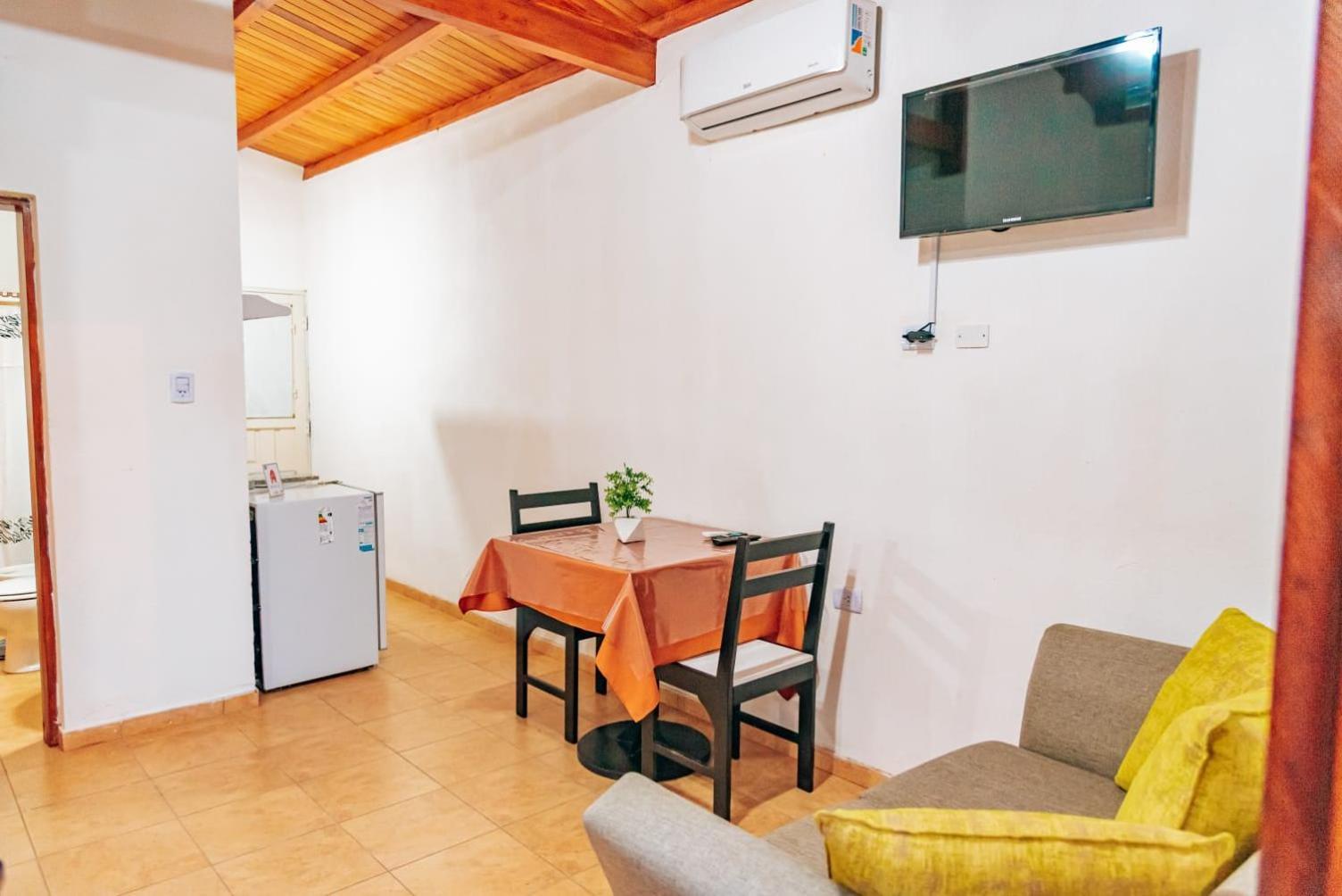 Cabanas Puertas Del Sol La Rioja Exterior photo